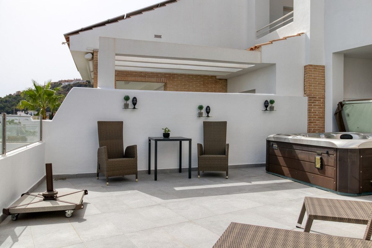 Detached Villa in Benalmadena, Costa del Sol – 4 beds – 1295000 € - photo 27 of 61