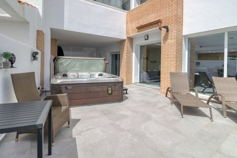 Detached Villa in Benalmadena, Costa del Sol – 4 beds – 1295000 € - photo 28 of 61