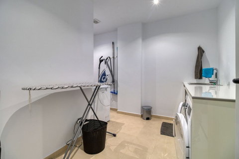 Detached Villa in Benalmadena, Costa del Sol – 4 beds – 1295000 € - photo 40 of 61