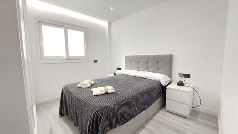 Middle Floor Apartment in Fuengirola, Costa del Sol – 1 beds – 295000 € - photo 3 of 10