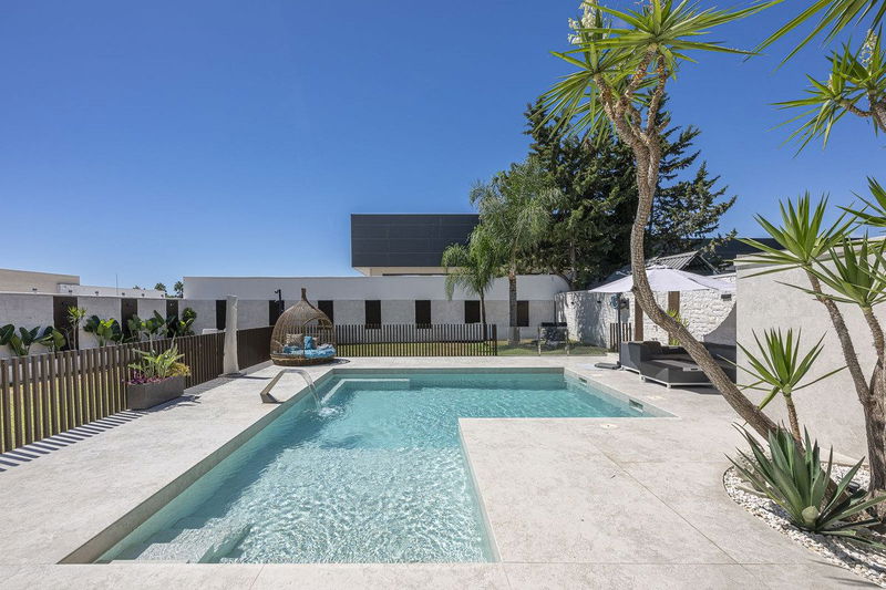 Detached Villa in Estepona, Costa del Sol – 3 beds – 1800000 €