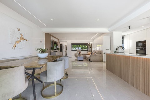 Detached Villa in Estepona, Costa del Sol – 3 beds – 1800000 € - photo 13 of 54