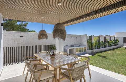 Detached Villa in Estepona, Costa del Sol – 3 beds – 1800000 € - photo 21 of 54