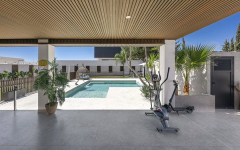 Detached Villa in Estepona, Costa del Sol – 3 beds – 1800000 € - photo 23 of 54