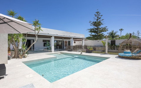 Detached Villa in Estepona, Costa del Sol – 3 beds – 1800000 € - photo 30 of 54