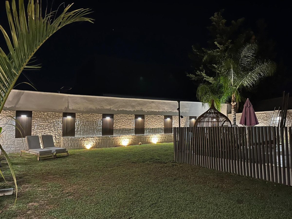 Detached Villa in Estepona, Costa del Sol – 3 beds – 1800000 € - photo 49 of 54