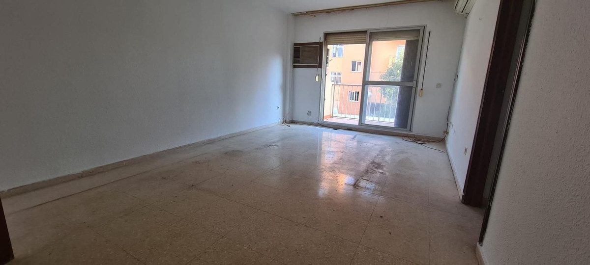 Middle Floor Apartment in Torremolinos, Costa del Sol – 3 beds – 320000 € - photo 6 of 12