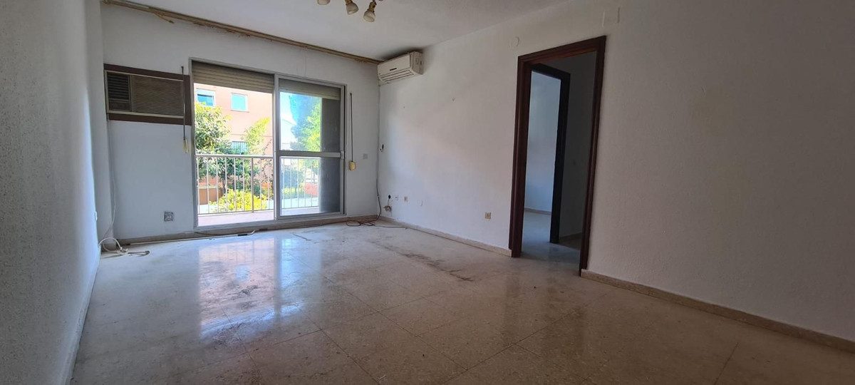 Middle Floor Apartment in Torremolinos, Costa del Sol – 3 beds – 320000 € - photo 7 of 12