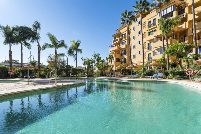Middle Floor Apartment in Torremolinos, Costa del Sol – 3 beds – 592500 €
