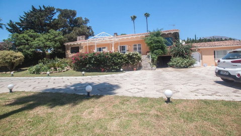 Detached Villa in Estepona, Costa del Sol – 4 beds – 2400000 € - photo 4 of 29