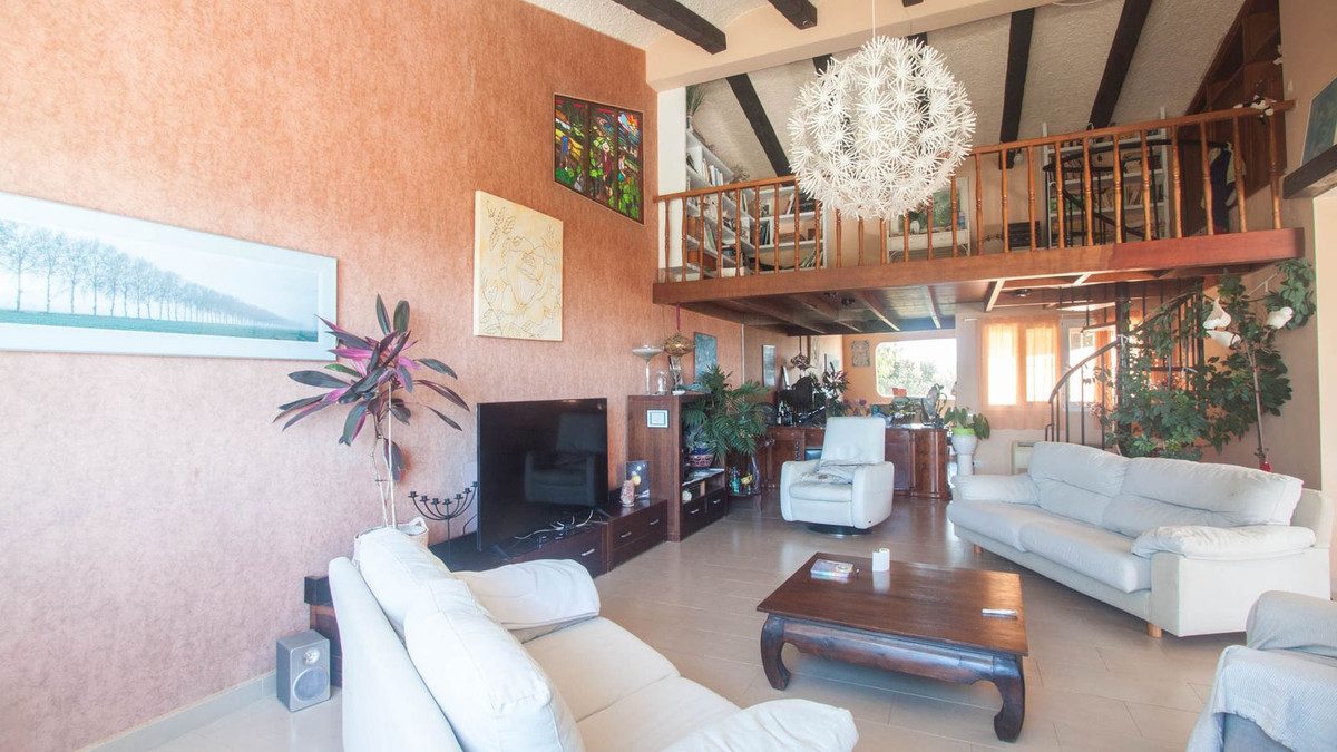 Detached Villa in Estepona, Costa del Sol – 4 beds – 2400000 € - photo 8 of 29