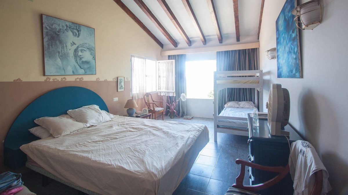 Detached Villa in Estepona, Costa del Sol – 4 beds – 2400000 € - photo 13 of 29