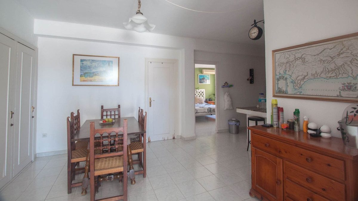 Detached Villa in Estepona, Costa del Sol – 4 beds – 2400000 € - photo 17 of 29