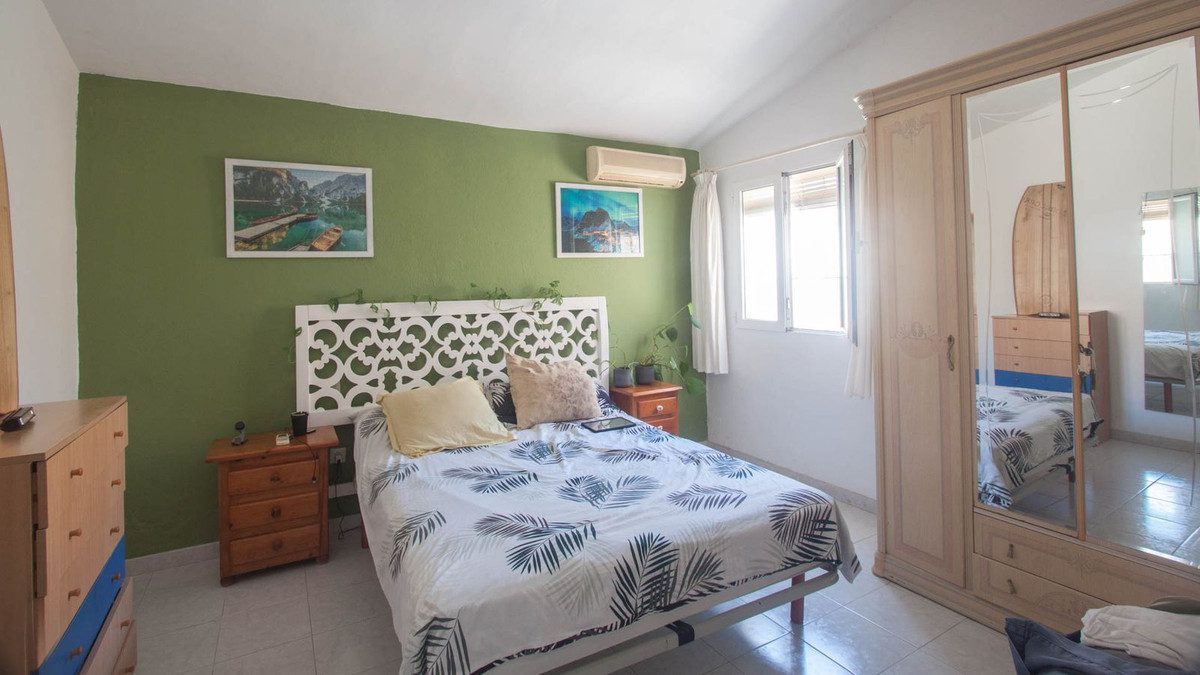 Detached Villa in Estepona, Costa del Sol – 4 beds – 2400000 € - photo 20 of 29
