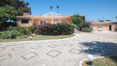 Detached Villa in Estepona, Costa del Sol – 4 beds – 2400000 € - photo 23 of 29