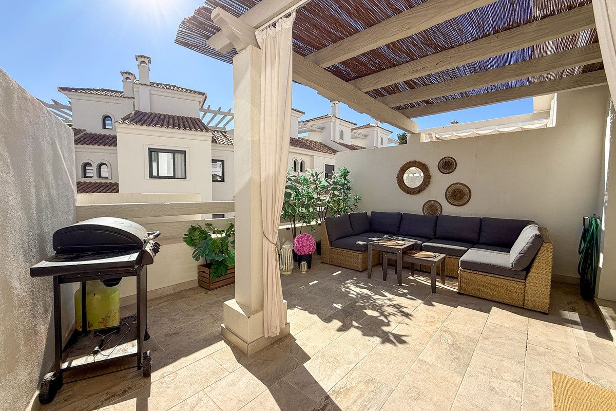 Townhouse in El Paraiso, Costa del Sol – 3 beds – 549000 € - photo 3 of 46