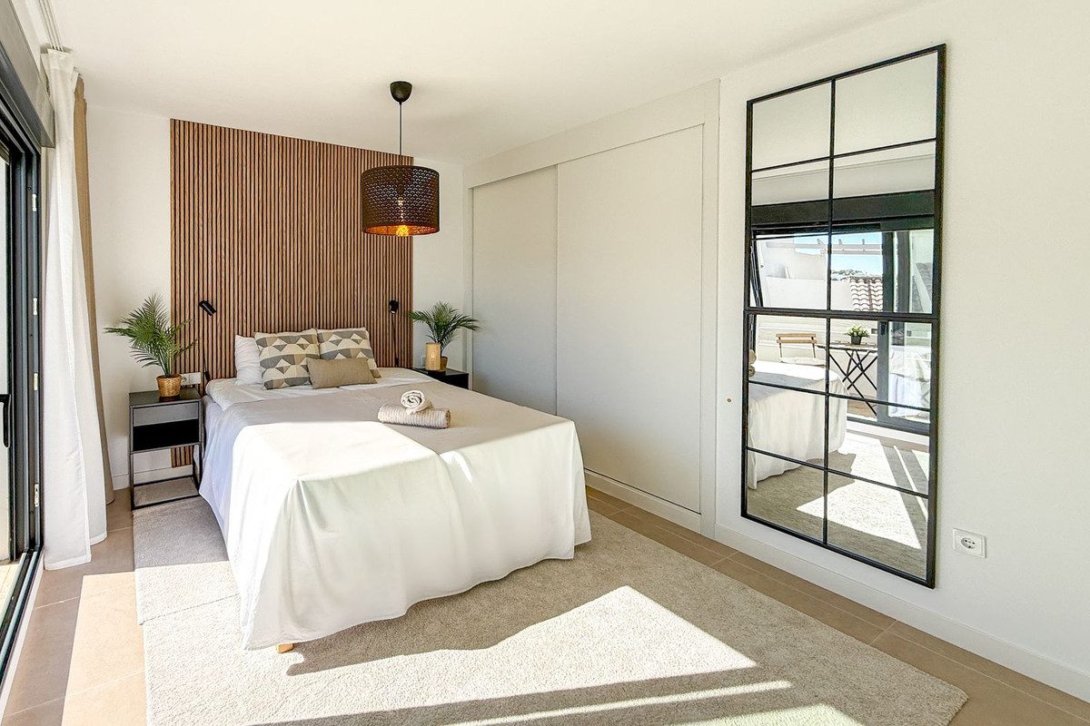 Townhouse in El Paraiso, Costa del Sol – 3 beds – 549000 € - photo 23 of 46