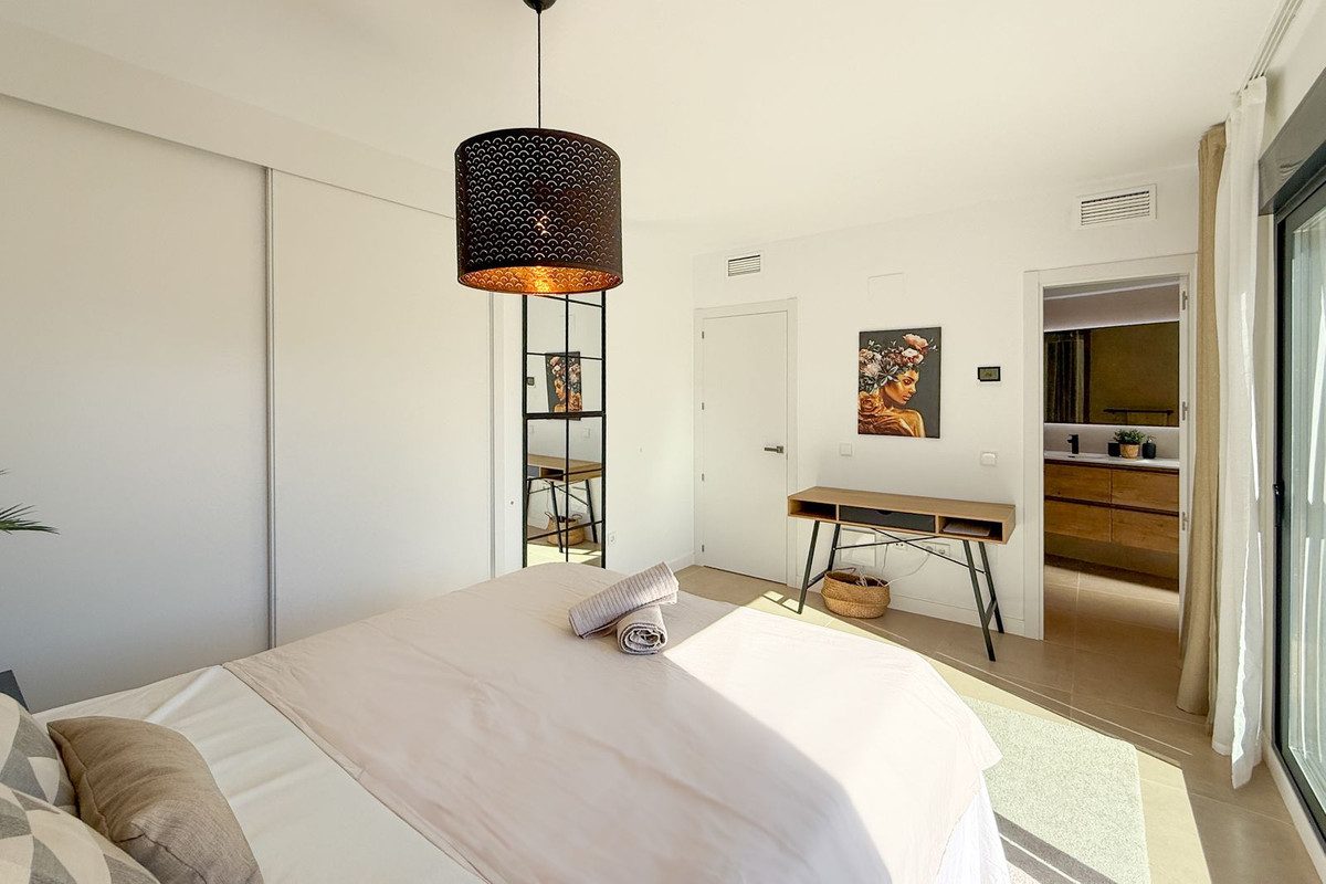 Townhouse in El Paraiso, Costa del Sol – 3 beds – 549000 € - photo 24 of 46