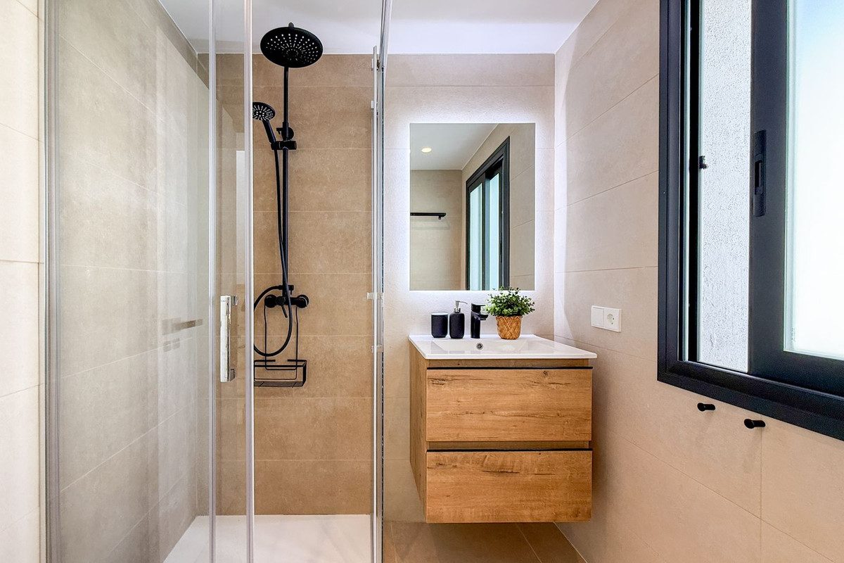 Townhouse in El Paraiso, Costa del Sol – 3 beds – 549000 € - photo 32 of 46