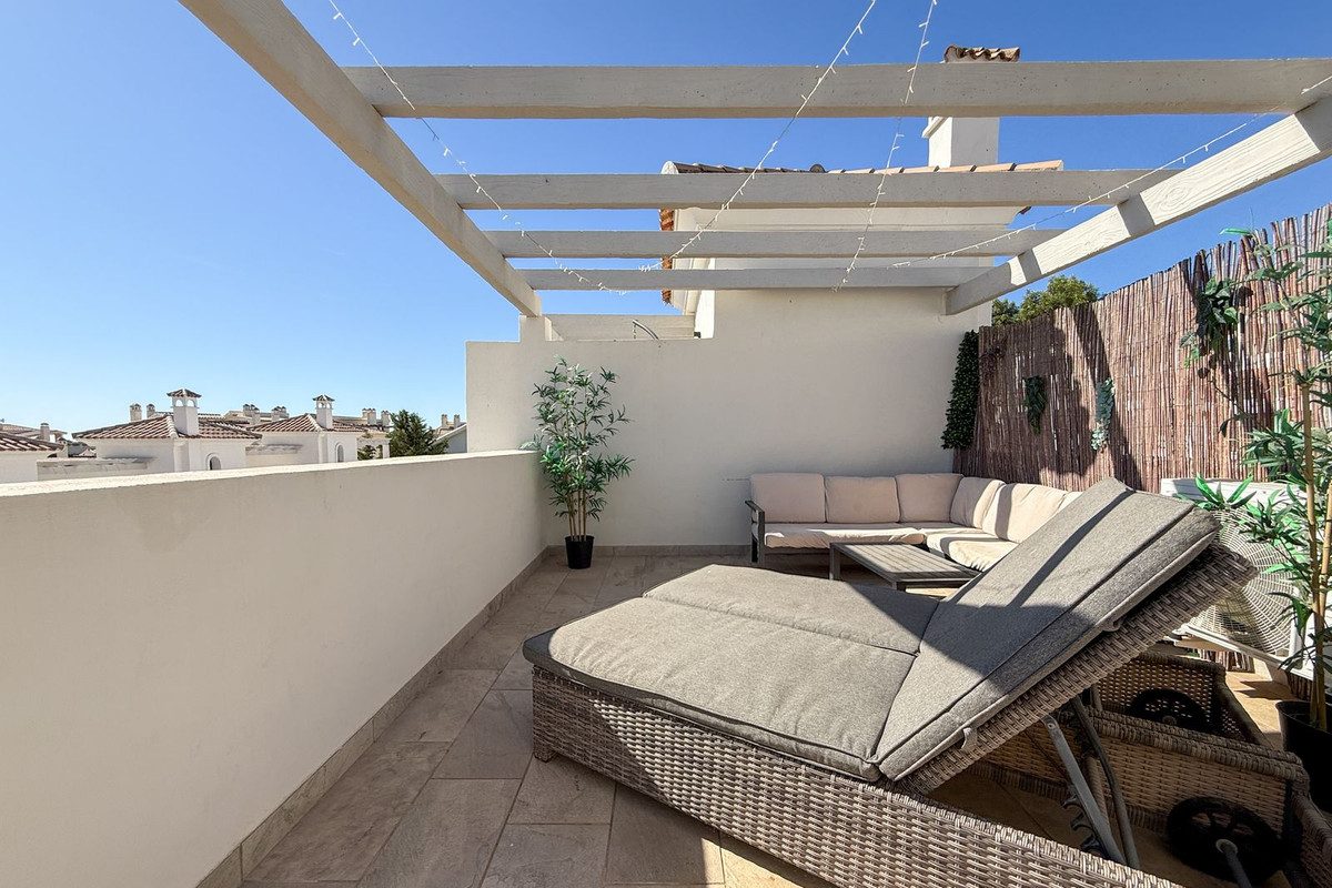 Townhouse in El Paraiso, Costa del Sol – 3 beds – 549000 € - photo 34 of 46