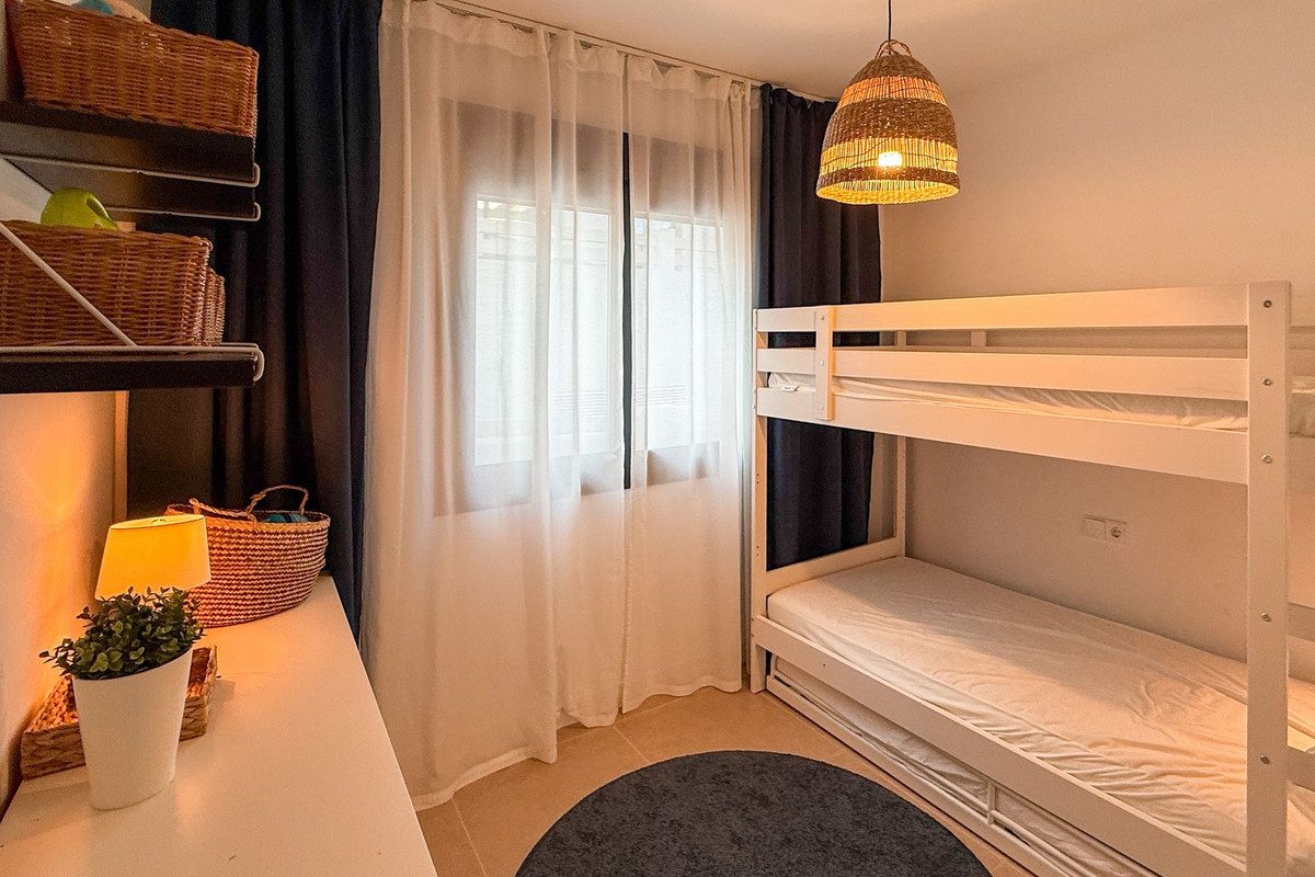 Townhouse in El Paraiso, Costa del Sol – 3 beds – 549000 € - photo 35 of 46