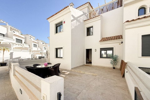 Townhouse in El Paraiso, Costa del Sol – 3 beds – 549000 € - photo 45 of 46