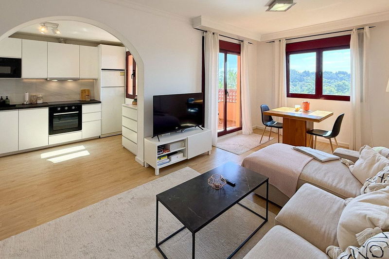 Top Floor Apartment in El Paraiso, Costa del Sol – 1 beds – 275000 €