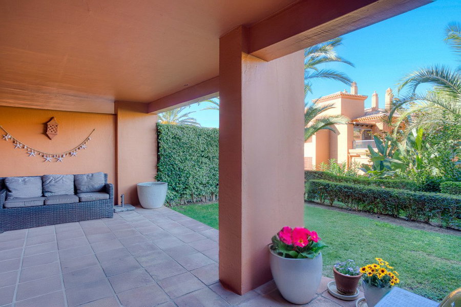 Ground Floor Apartment in Estepona, Costa del Sol – 2 beds – 450000 € - photo 1 of 25