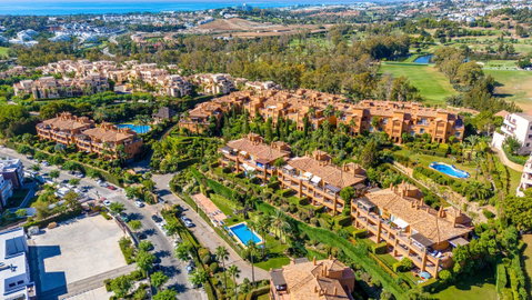 Ground Floor Apartment in Estepona, Costa del Sol – 2 beds – 450000 € - photo 7 of 25