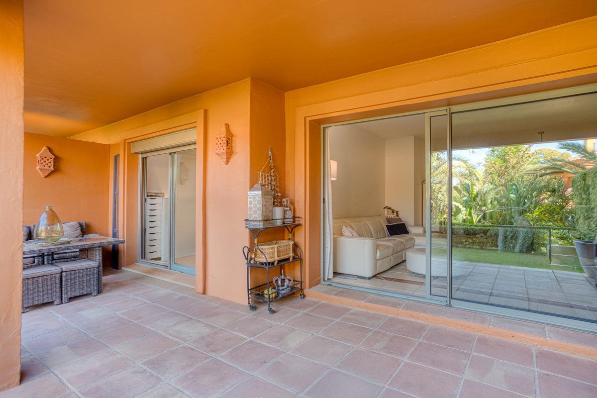 Ground Floor Apartment in Estepona, Costa del Sol – 2 beds – 450000 € - photo 15 of 25