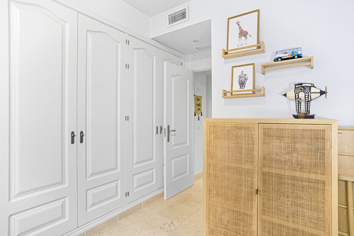 Ground Floor Apartment in Estepona, Costa del Sol – 2 beds – 450000 € - photo 23 of 25