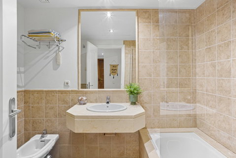 Ground Floor Apartment in Estepona, Costa del Sol – 2 beds – 450000 € - photo 25 of 25