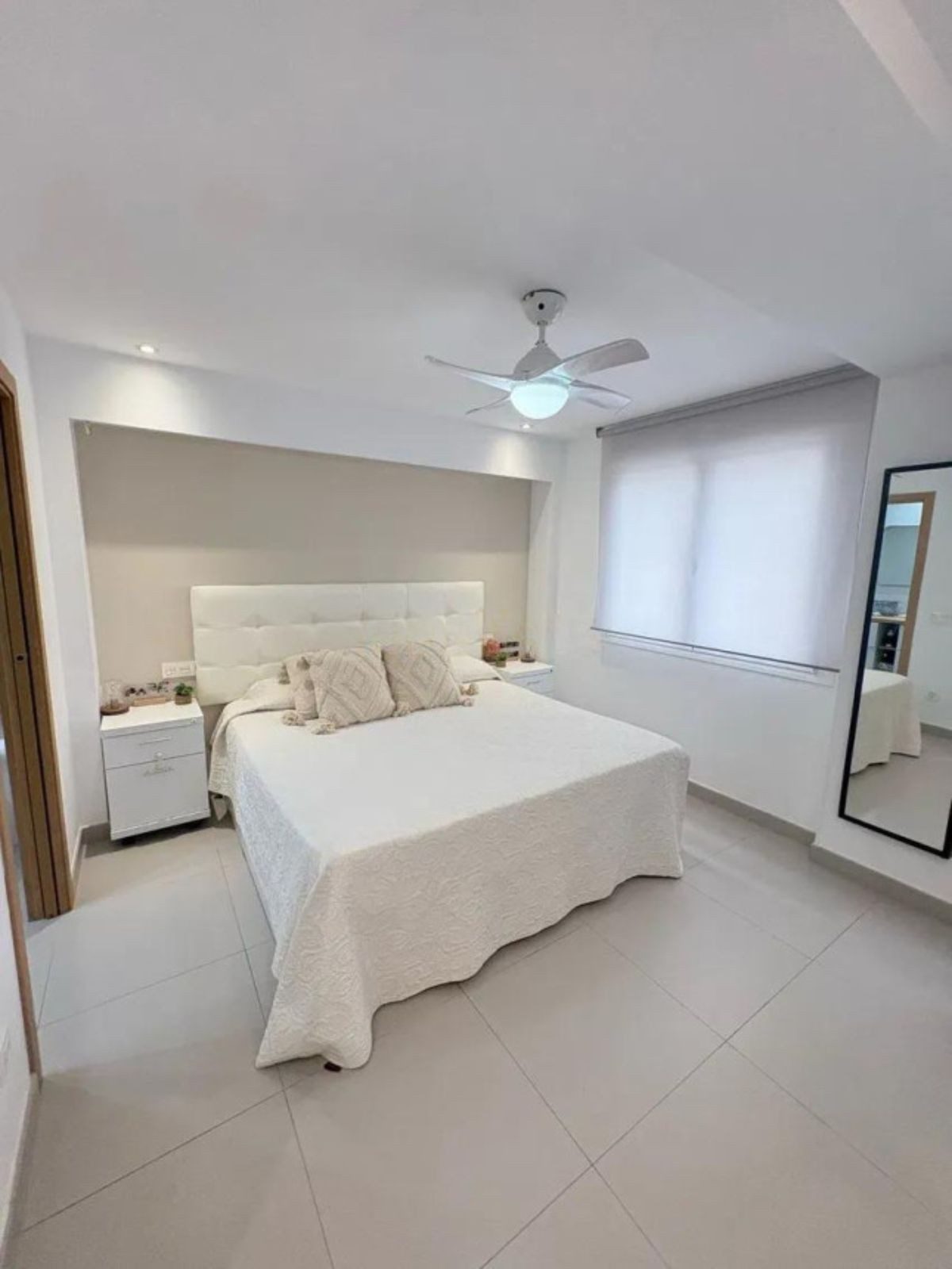 Middle Floor Apartment in Marbella, Costa del Sol – 2 beds – 395000 € - photo 6 of 24