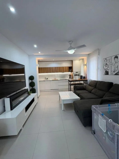 Middle Floor Apartment in Marbella, Costa del Sol – 2 beds – 395000 € - photo 12 of 24