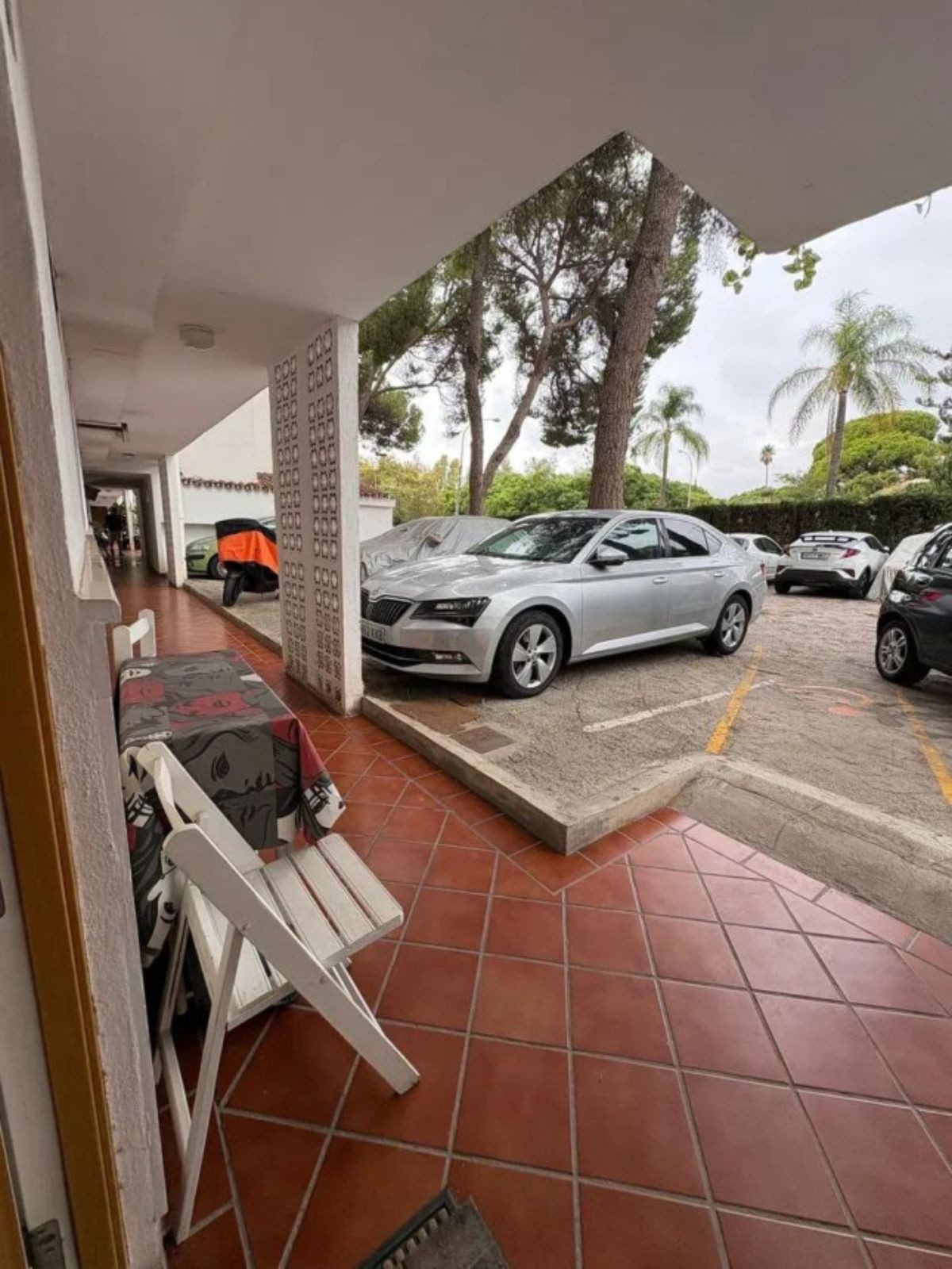 Middle Floor Apartment in Marbella, Costa del Sol – 2 beds – 395000 € - photo 20 of 24