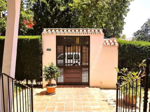 Middle Floor Apartment in Marbella, Costa del Sol – 2 beds – 395000 € - photo 24 of 24