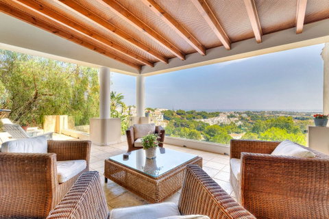 Detached Villa in Benahavís, Costa del Sol – 5 beds – 3950000 € - photo 6 of 26