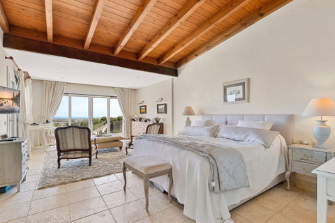 Detached Villa in Benahavís, Costa del Sol – 5 beds – 3950000 € - photo 11 of 26