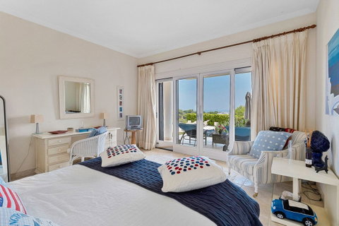 Detached Villa in Benahavís, Costa del Sol – 5 beds – 3950000 € - photo 14 of 26