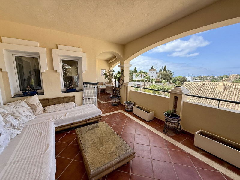 Middle Floor Apartment in Marbella, Costa del Sol – 2 beds – 440000 €