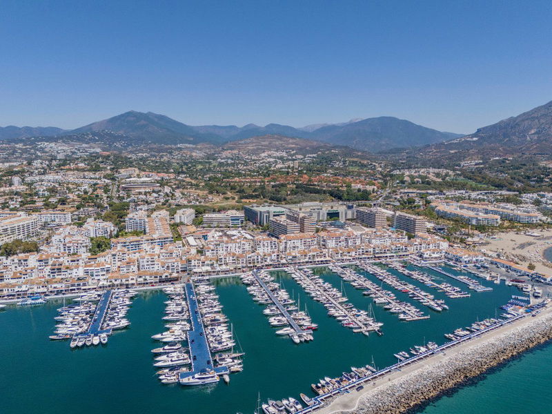 Middle Floor Apartment in Marbella, Costa del Sol – 3 beds – 850000 €