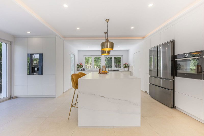 Detached Villa in Sotogrande Costa, Costa del Sol – 5 beds – 1795000 €