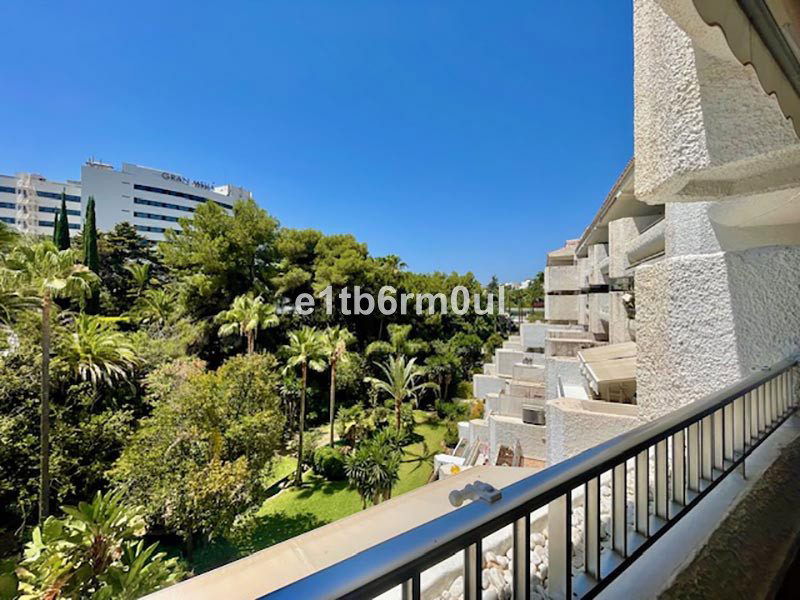 Middle Floor Apartment in Marbella, Costa del Sol – 1 beds – 495000 €