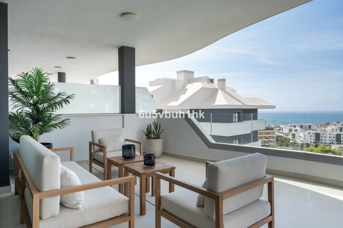 Middle Floor Apartment in Fuengirola, Costa del Sol – 3 beds – 795000 € - photo 3 of 35