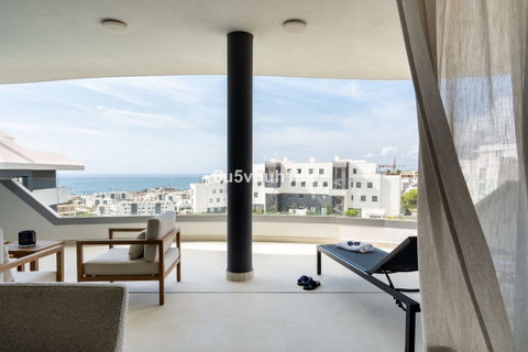 Middle Floor Apartment in Fuengirola, Costa del Sol – 3 beds – 795000 € - photo 4 of 35