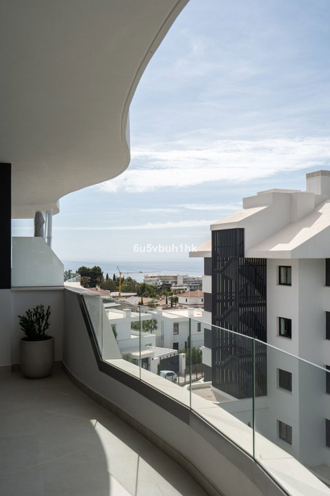 Middle Floor Apartment in Fuengirola, Costa del Sol – 3 beds – 795000 € - photo 9 of 35