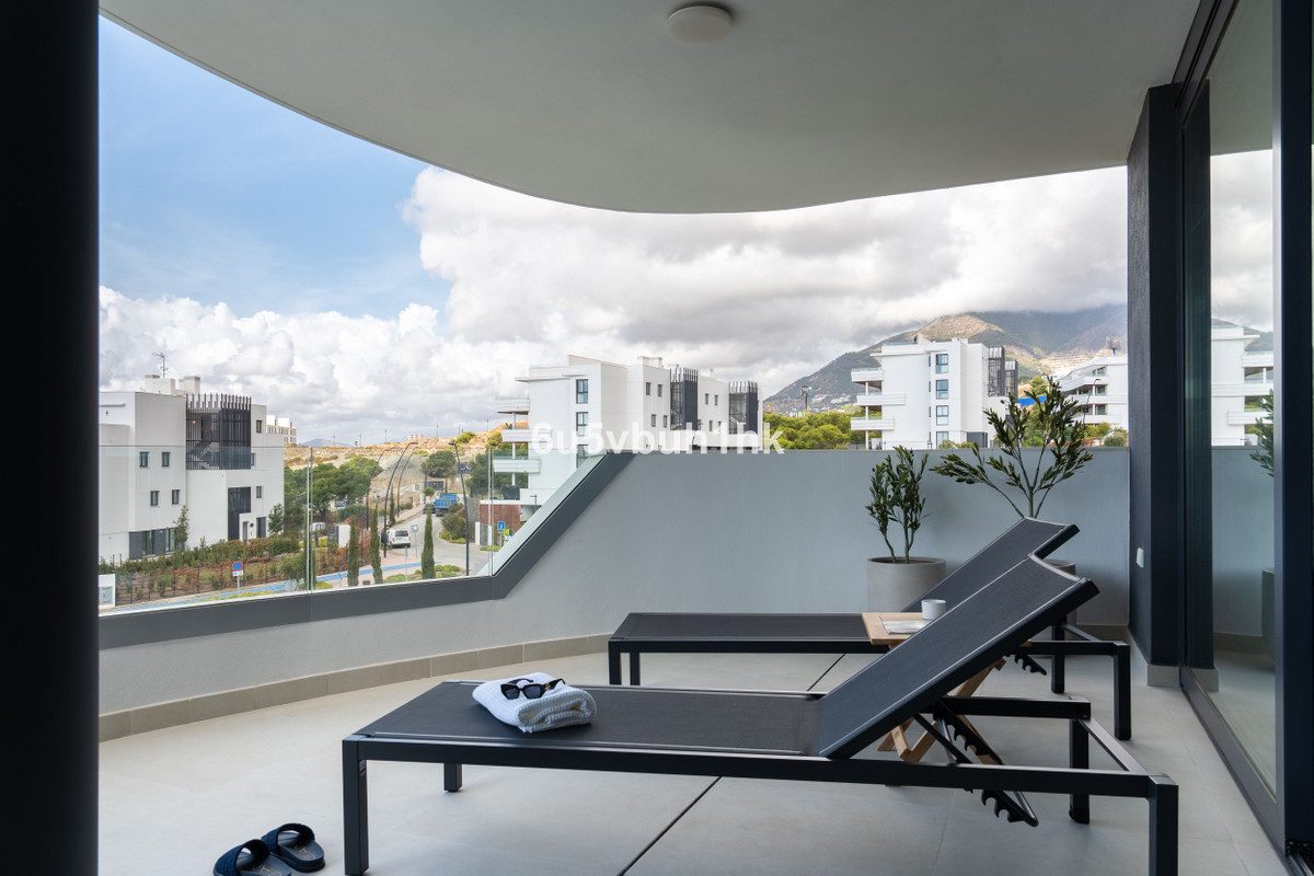 Middle Floor Apartment in Fuengirola, Costa del Sol – 3 beds – 795000 € - photo 11 of 35