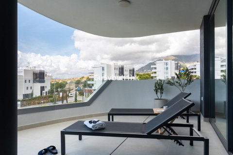 Middle Floor Apartment in Fuengirola, Costa del Sol – 3 beds – 795000 € - photo 11 of 35