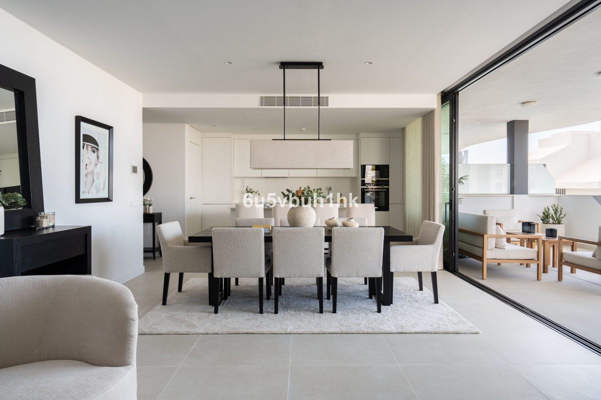 Middle Floor Apartment in Fuengirola, Costa del Sol – 3 beds – 795000 € - photo 15 of 35