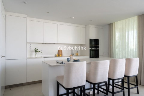 Middle Floor Apartment in Fuengirola, Costa del Sol – 3 beds – 795000 € - photo 18 of 35